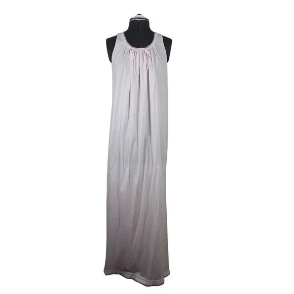 Soft pink women's sleeveless full length vintage nightgown USA made - Picture 1 of 9